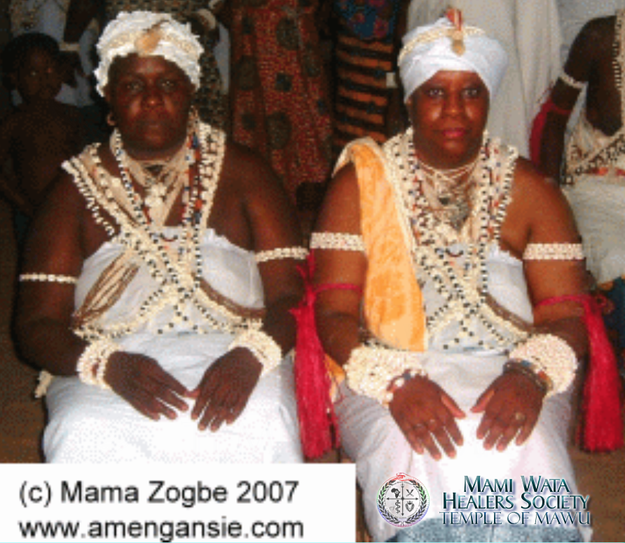Chief Hounon Amengansies Mama Zodédé (Left) and Mama Zogbé (Right).