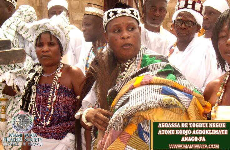 Chief Hounon Amengansie Mama Zodédé with elders, devotees and clients alike.